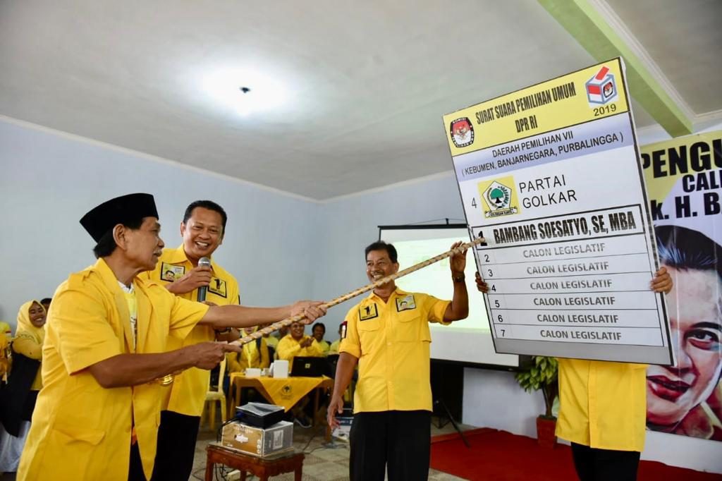 Golkar dan Jokowi Bertekad Memperkuat Desa