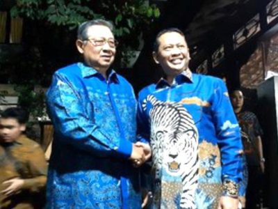 Bamsoet mengunjungi SBY mengantar undangan pelantikan