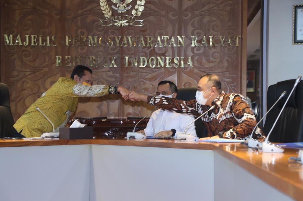 MPR RI dan APKASI Tandatangani MoU Sosialisasi Empat Pilar MPR RI