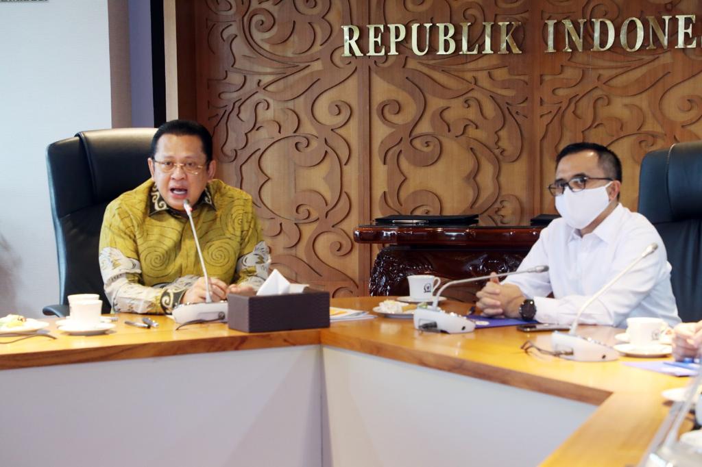 MPR RI dan APKASI Tandatangani MoU Sosialisasi Empat Pilar MPR RI