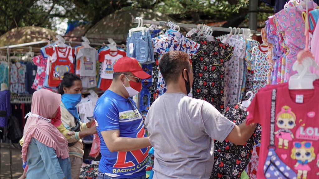 Ngobras Bareng Pedagang Pakaian Kaki Lima di Bogor, Bamsoet Minta